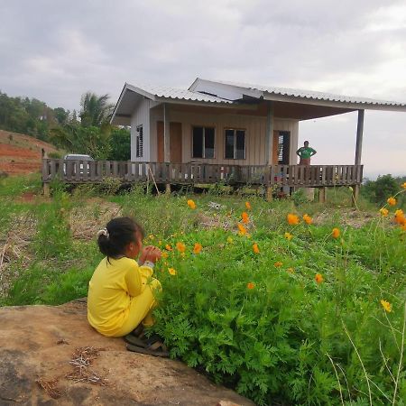 บ้านยอดแก้ว​ 360​ ​ํ​ ชีวิตริมนา​ ป่าบงเปียง Mae Chaem Exteriér fotografie